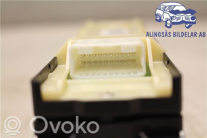 Electric window control switch   8404048170