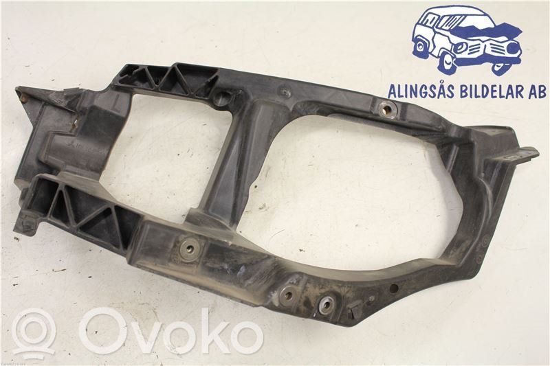 Headlight/headlamp mounting bracket   MN105059