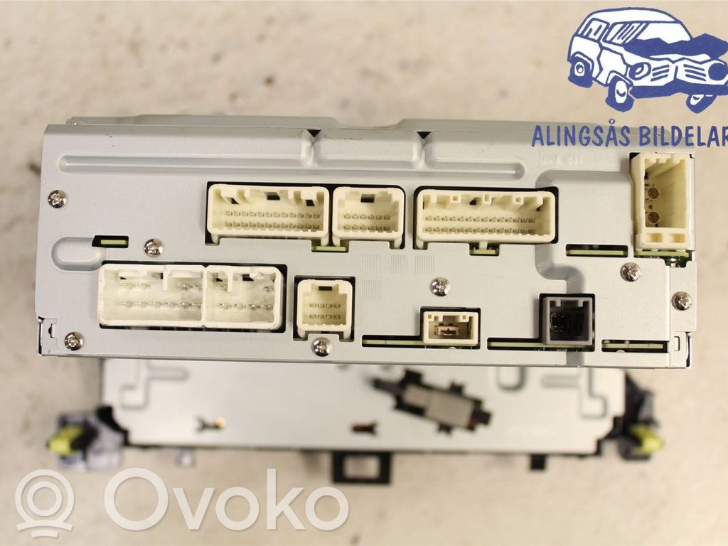 Toyota Yaris Radio/CD/DVD/GPS head unit 