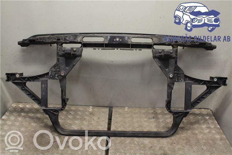 BMW X3 E83 Radiatorių panelė 