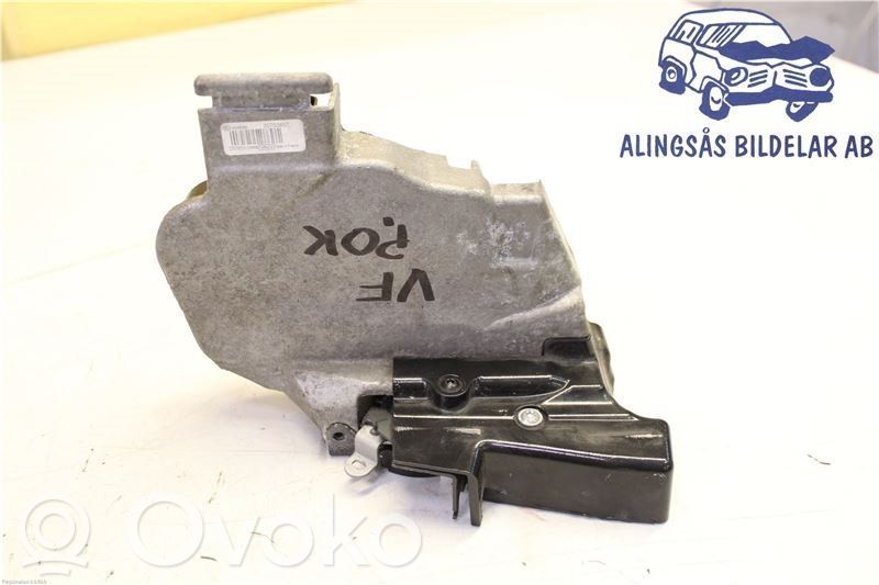 Priekšpusē slēdzene   30753657,30753657