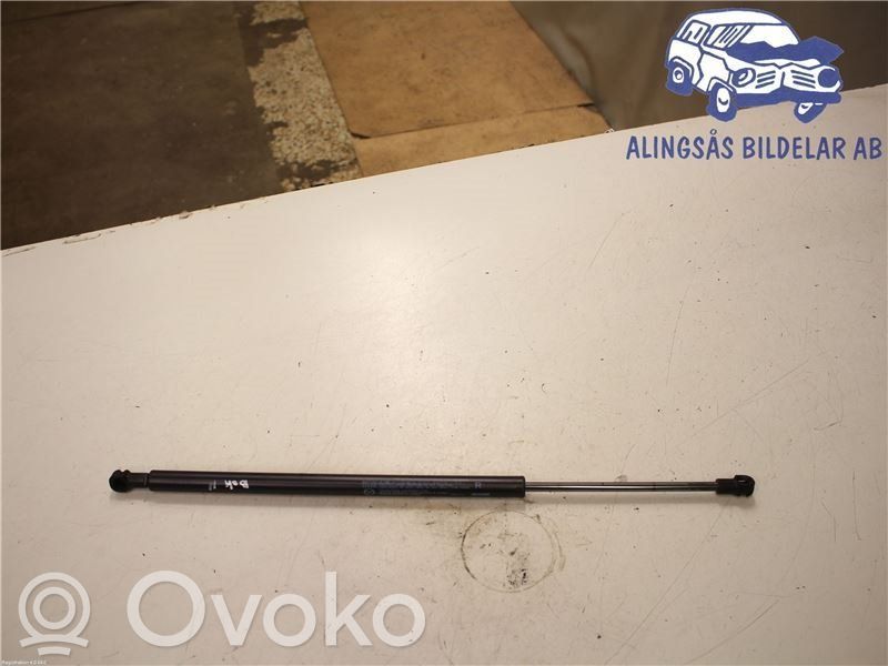 Mazda CX-3 Tailgate strut 