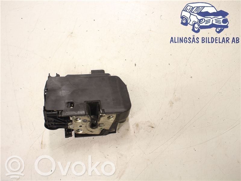 Iveco Daily 6th gen Zamek drzwi przednich 