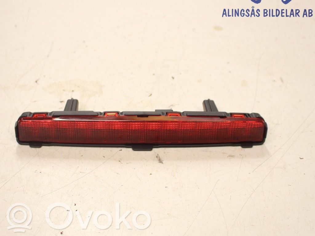 Kolmas/lisäjarruvalo   GHK251580C,GHK151580,GHK151580