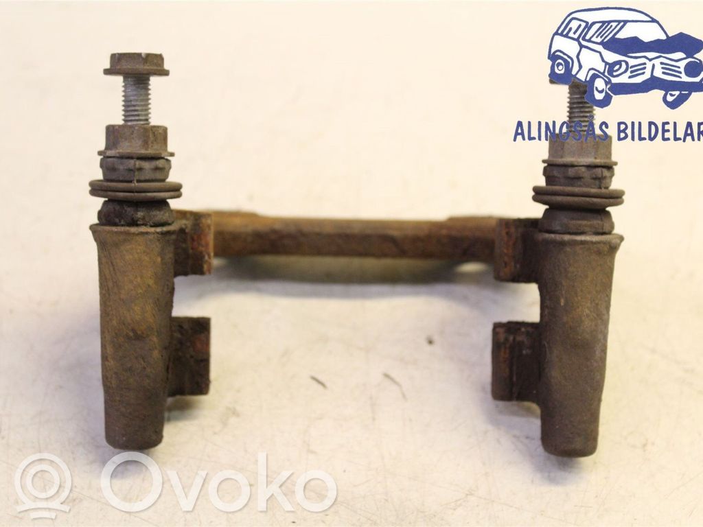 Renault Clio III Mocowanie / Zacisk hamulca tylnego 