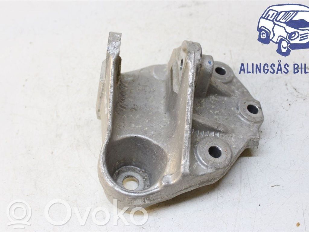 Peugeot 508 Engine mounting bracket 