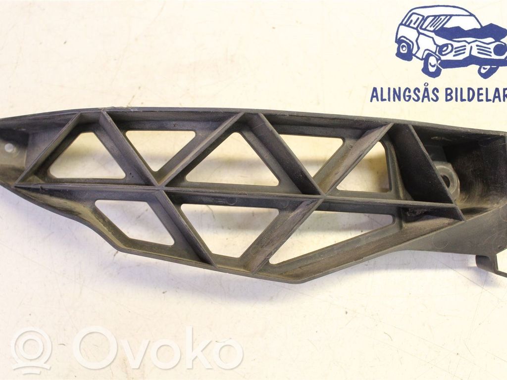 Skoda Octavia Mk2 (1Z) Uchwyt / Mocowanie zderzaka tylnego 