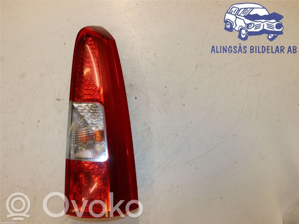Volvo V70 Aizmugurējais lukturis virsbūvē 