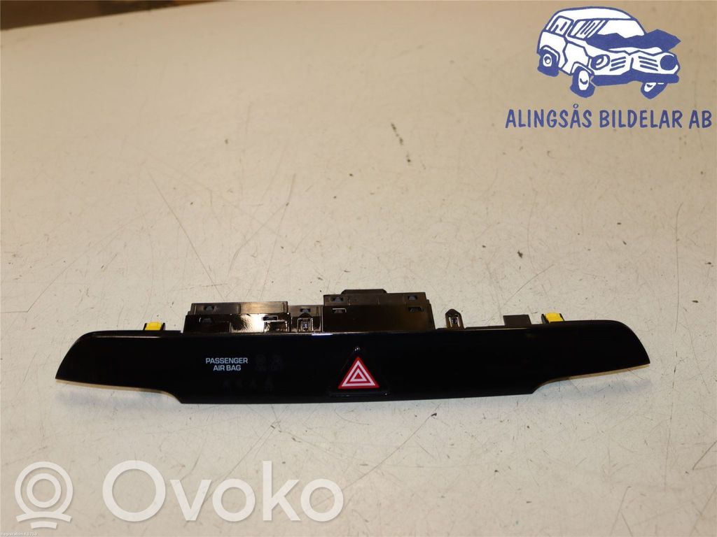 Hyundai Tucson TL Przycisk świateł awaryjnych 