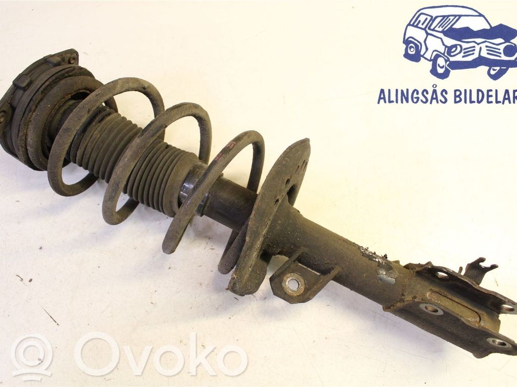 Nissan Qashqai Priekšpusē amortizators ar atsperi 