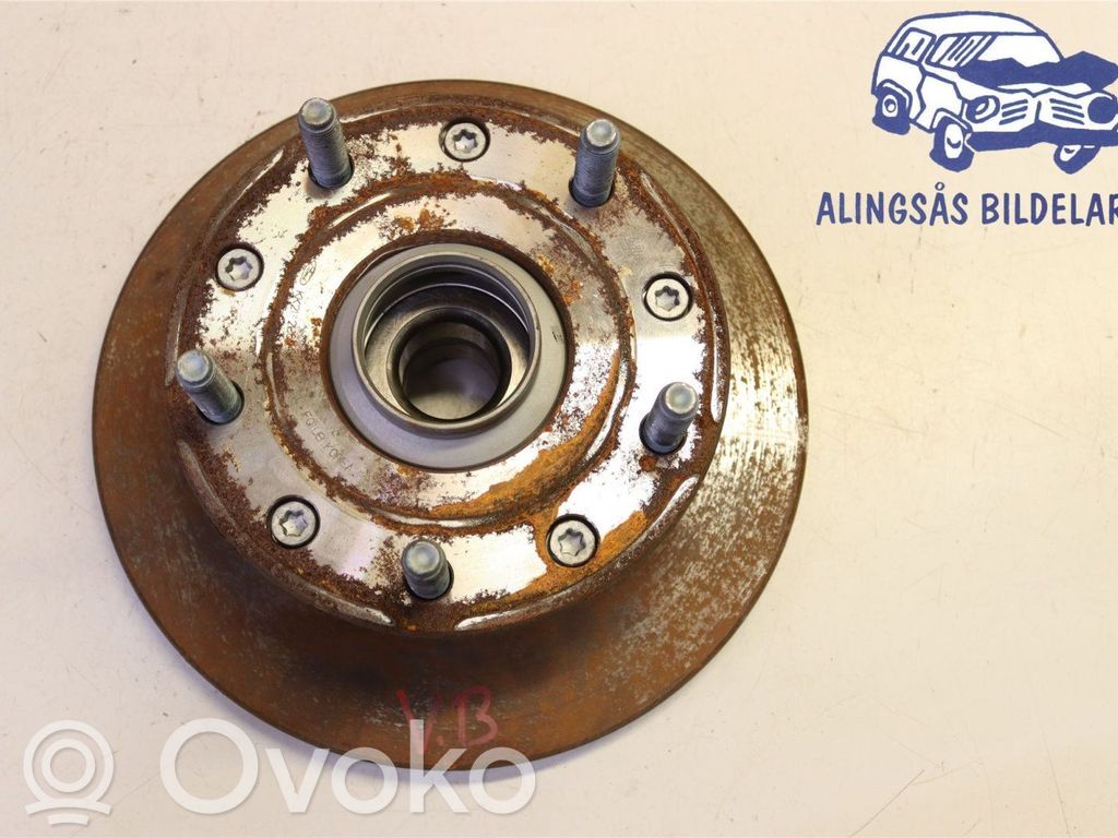 Ford Transit Takapyörän napa laakerilla 