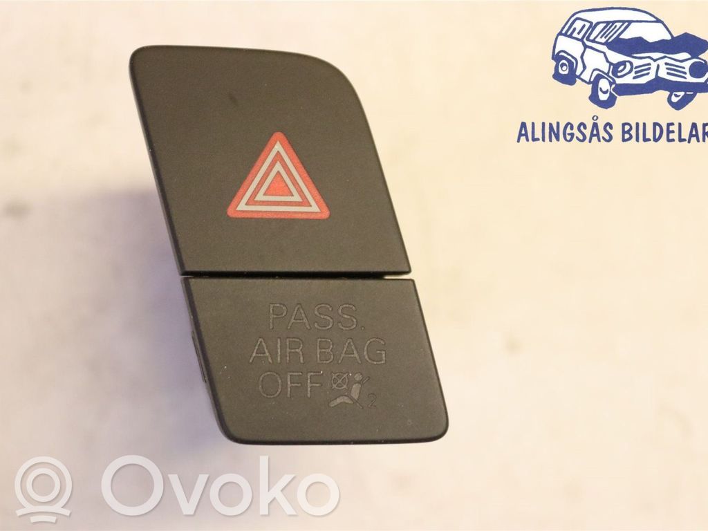 Audi Q3 8U Botón interruptor de luz de peligro 
