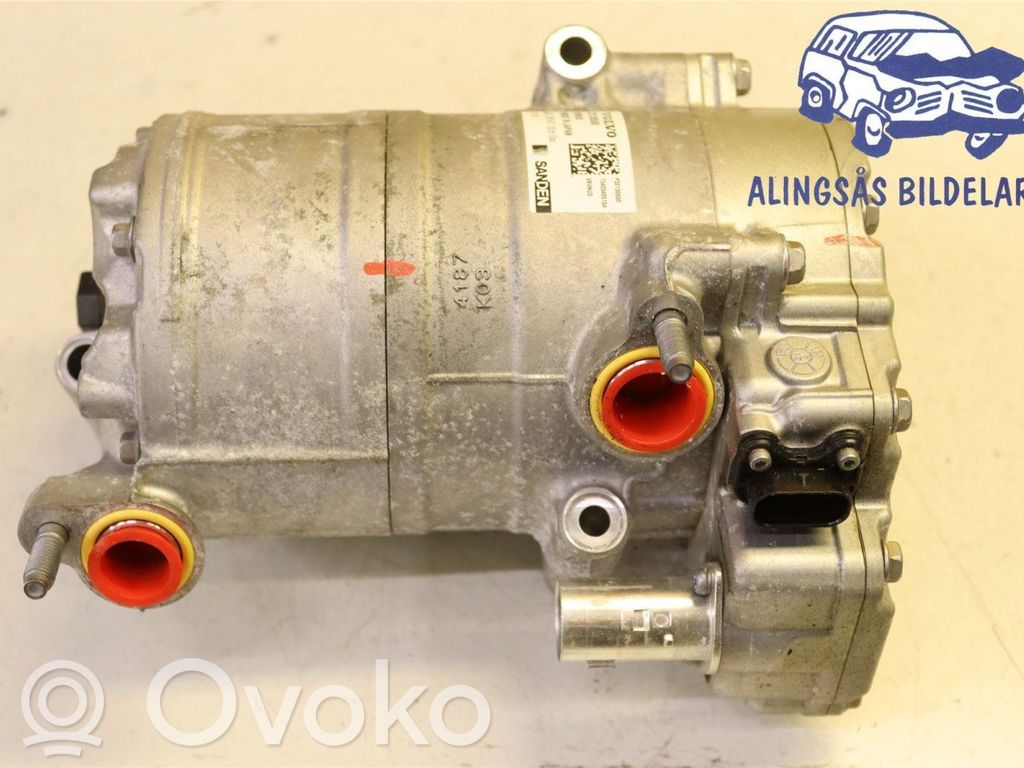 Volvo XC40 Air conditioning (A/C) compressor (pump) 