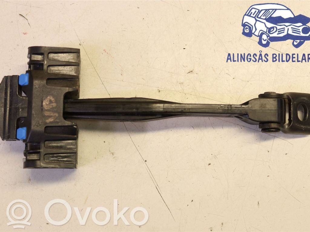 Audi A8 S8 D4 4H Takaoven pidätin 