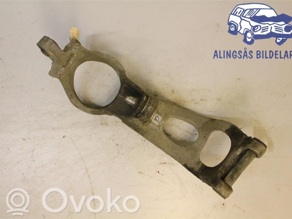 Peugeot 407 Zwrotnica koła przedniego 