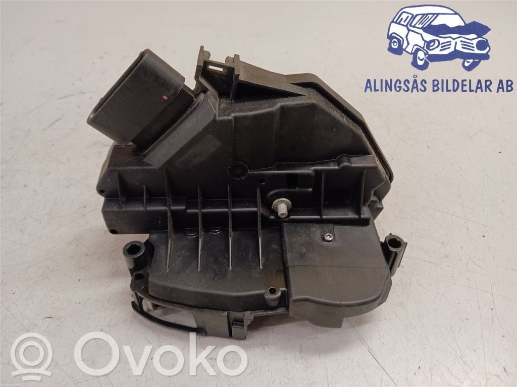 Ford Mondeo MK V Priekšpusē slēdzene 