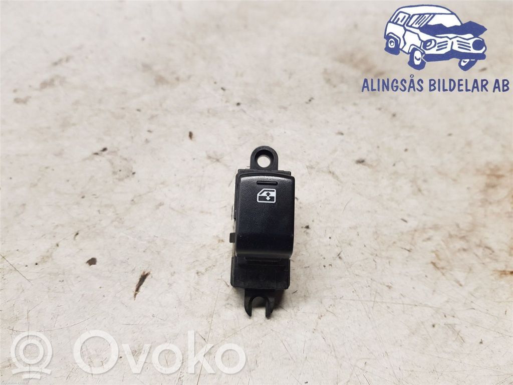 Subaru Outback Electric window control switch 