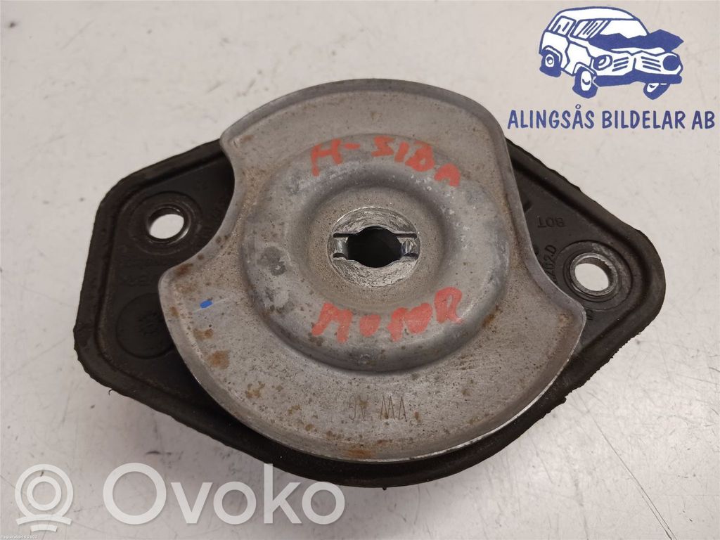 Volkswagen e-Golf Engine mount bracket 