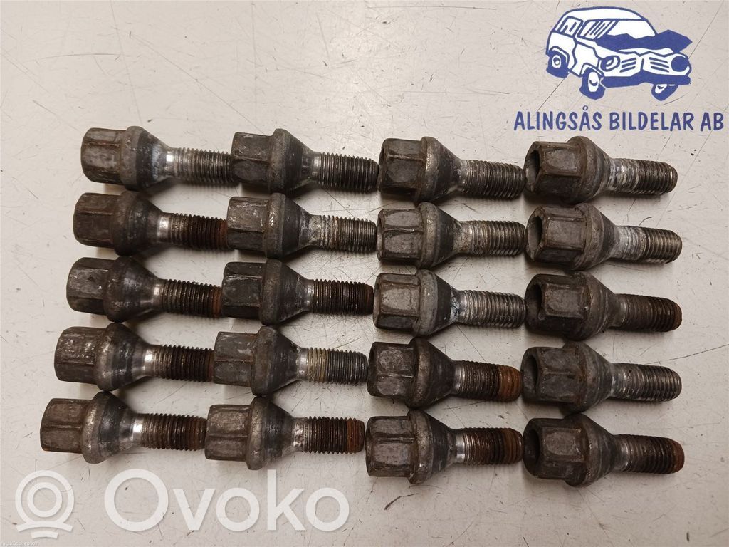 Nissan Qashqai Tuercas/tornillos 