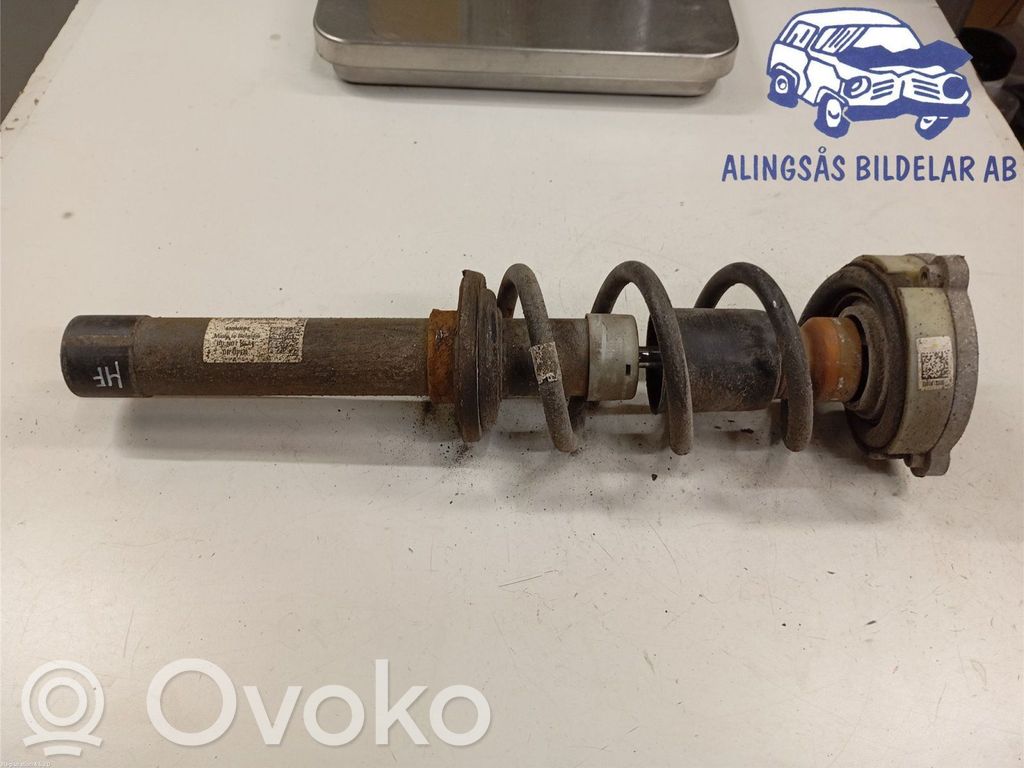 Amortyzator osi przedniej ze sprężyną   8W0413031BH