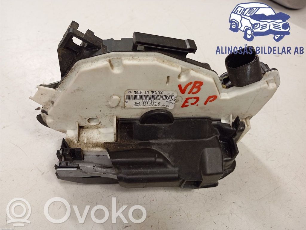 Volkswagen Amarok Zamek drzwi tylnych 