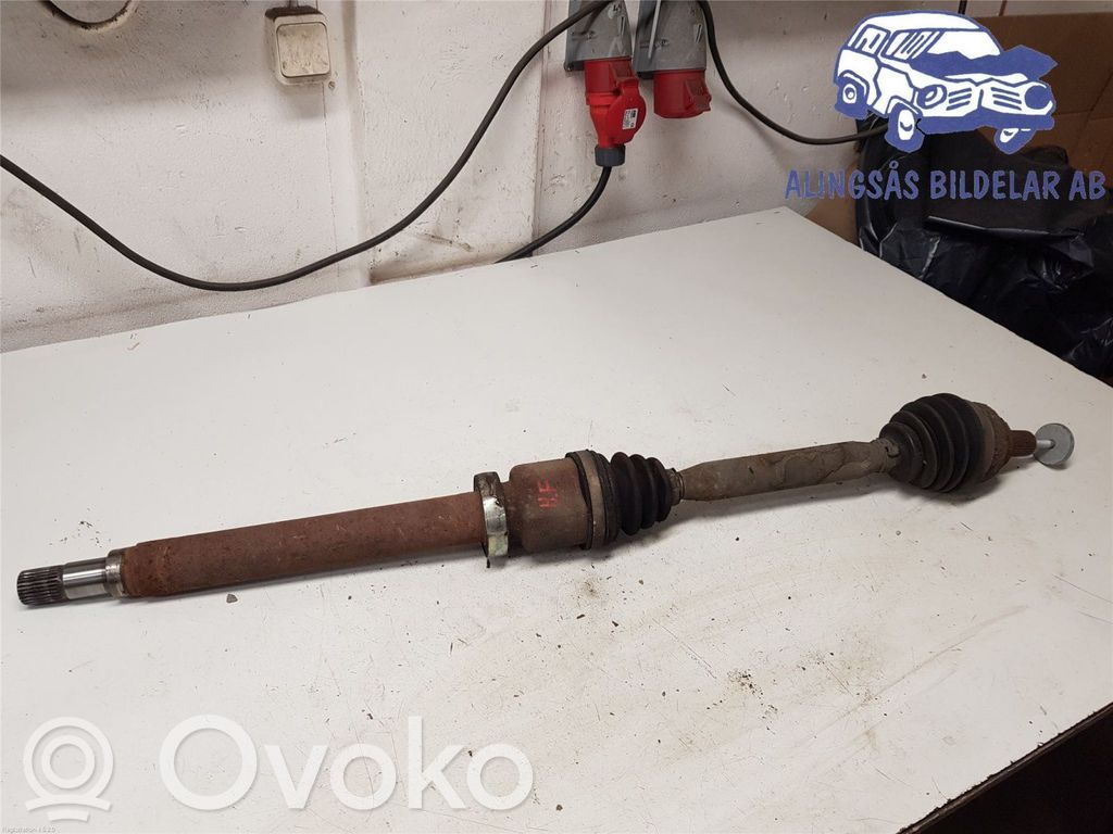Volvo V50 Priekinis pusašis 