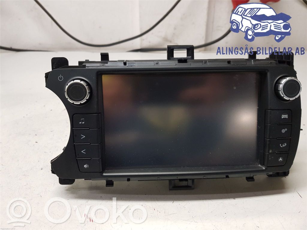 Toyota Yaris Radio/CD/DVD/GPS head unit 