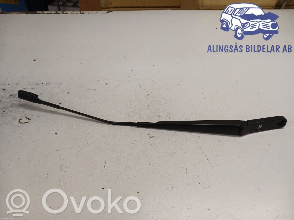 Audi A1 Front wiper blade arm 