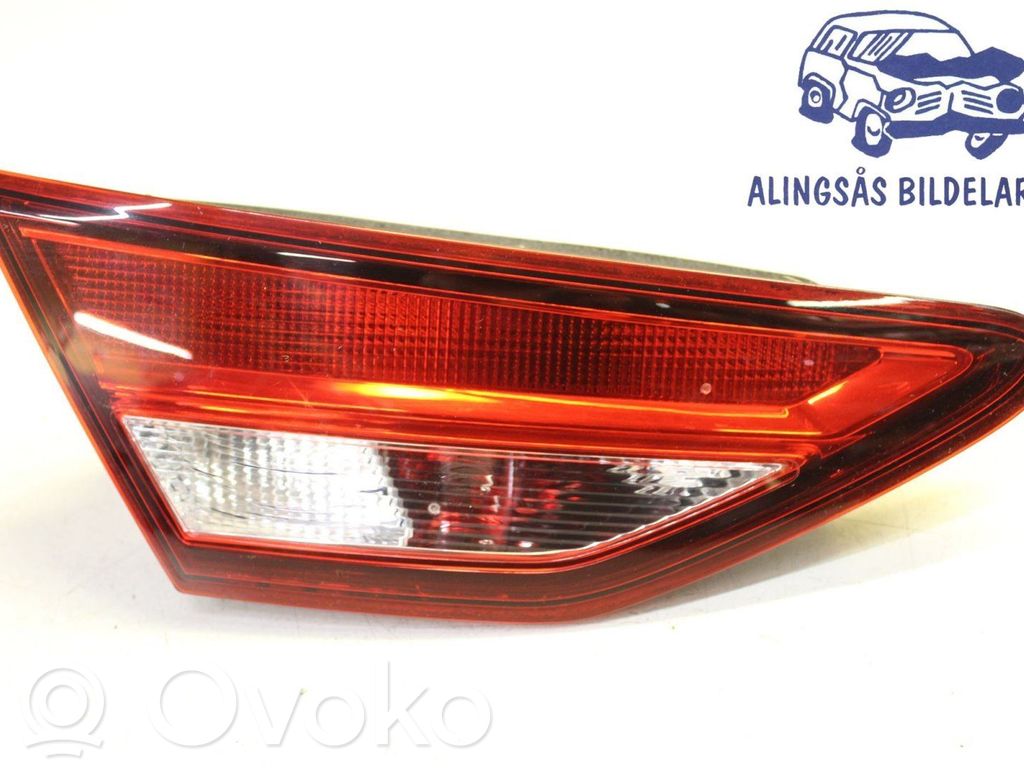 Seat Leon (5F) Galinis žibintas dangtyje 