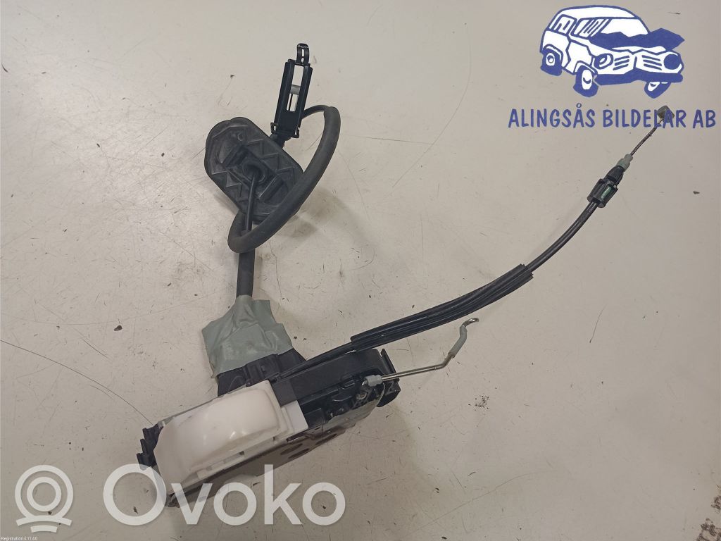 Ford Focus Priekšpusē slēdzene 