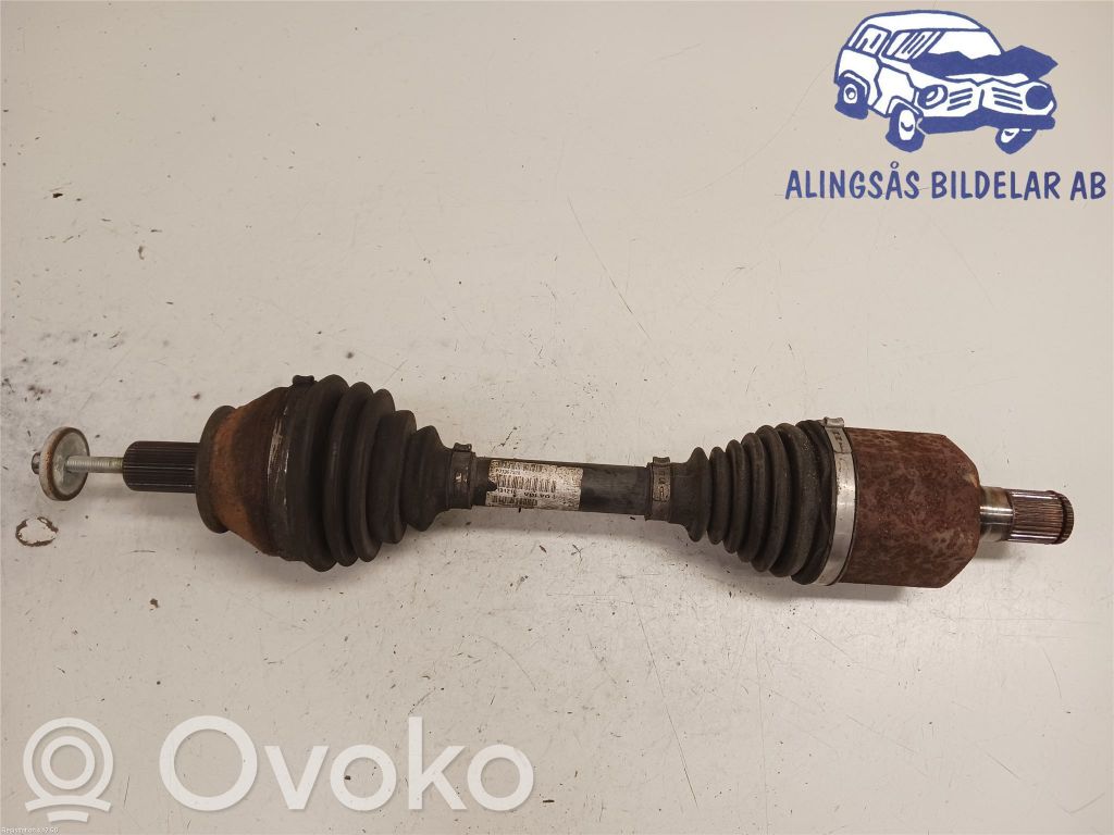 Volvo V60 Priekinis pusašis 