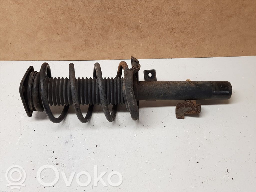 Volvo C30 Etuiskunvaimennin kierrejousella 