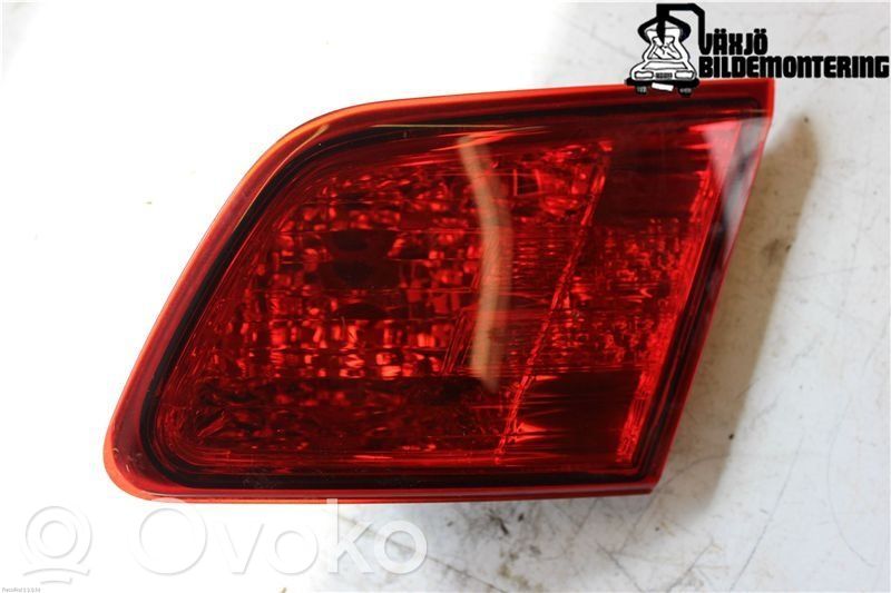 Subaru Legacy Takaluukun takavalot 