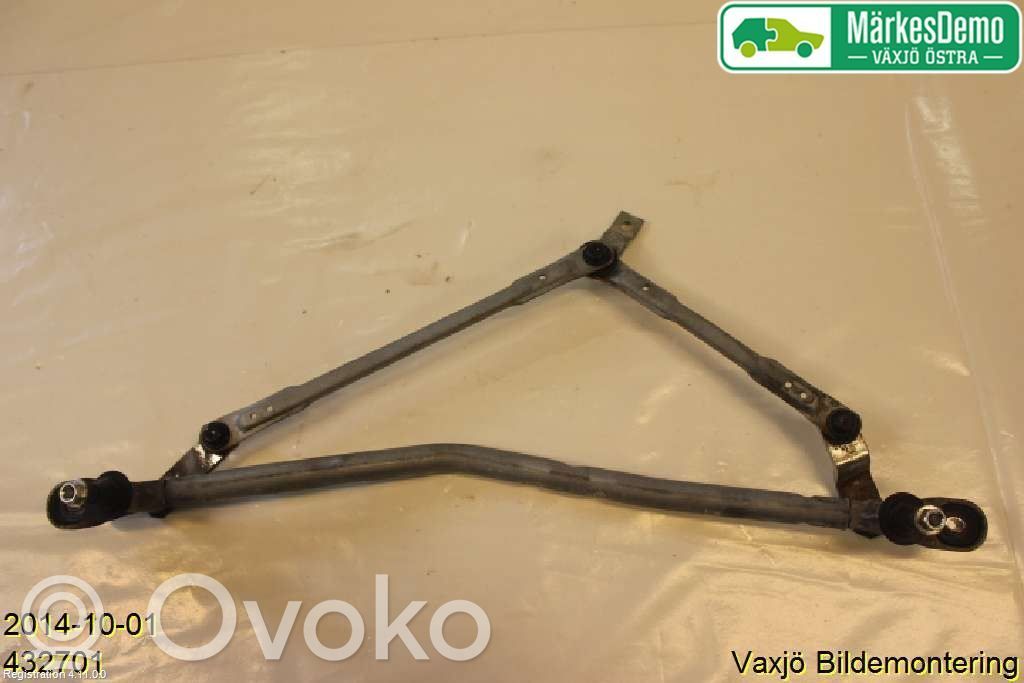 Mazda 3 I Front wiper linkage 