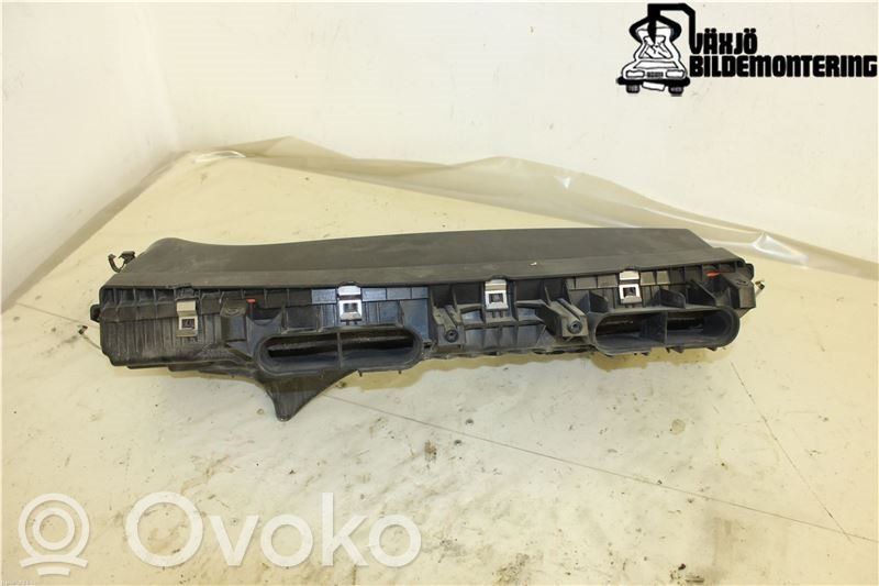 BMW X3 E83 Air filter box 
