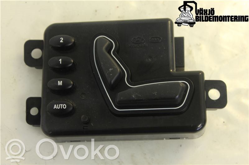 Przyciski sterowania fotela   889904D100