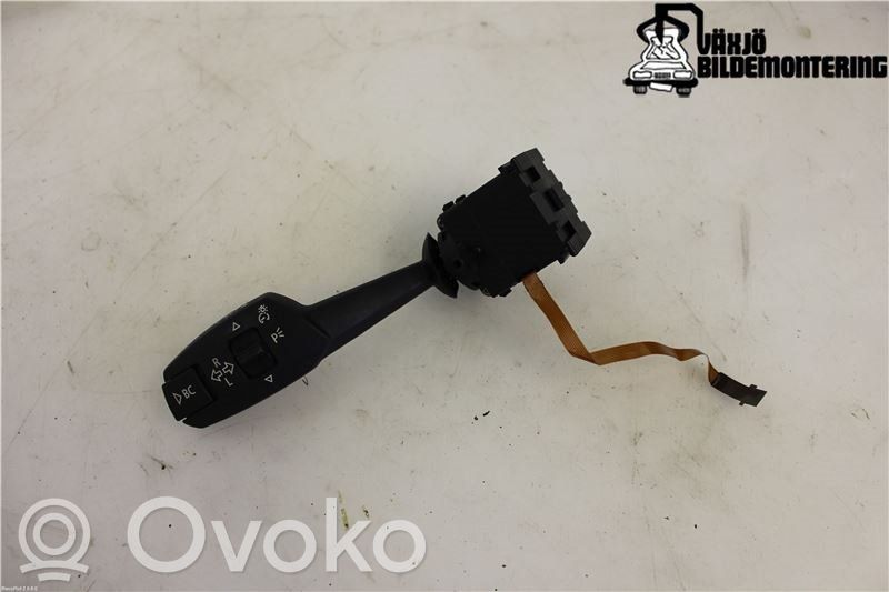 BMW 3 E90 E91 Pagrieziena signālu / lukturu sviria 