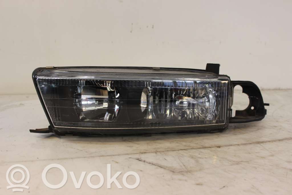 Mitsubishi Galant Lampa przednia 