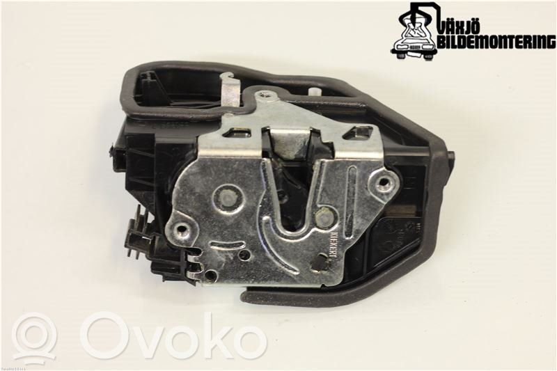 BMW X3 F25 Zamek drzwi przednich 
