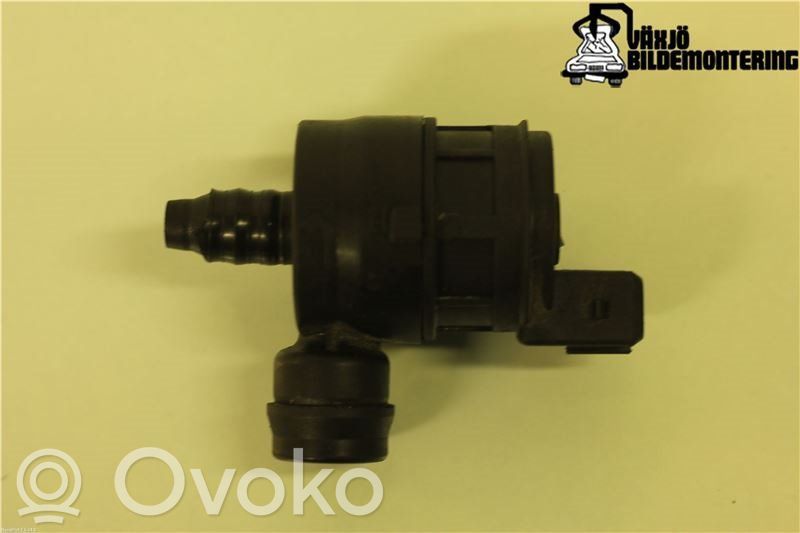 BMW 3 E90 E91 Vacuum valve 