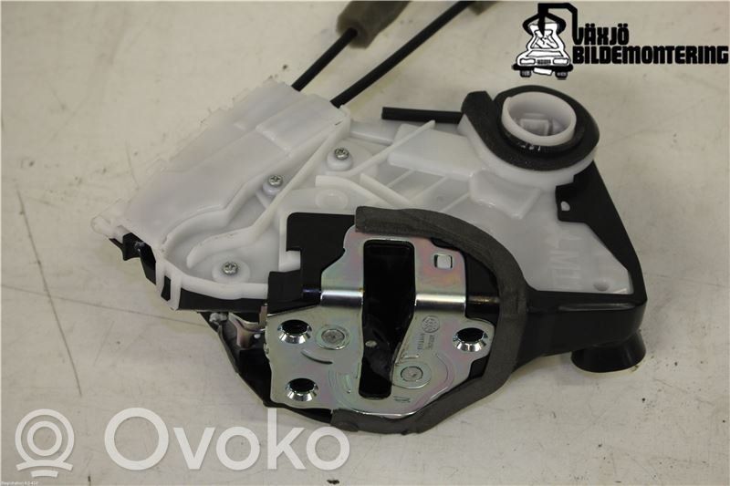 Honda CR-V Priekšpusē slēdzene 