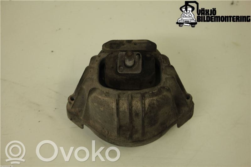Engine mount bracket   22116760330