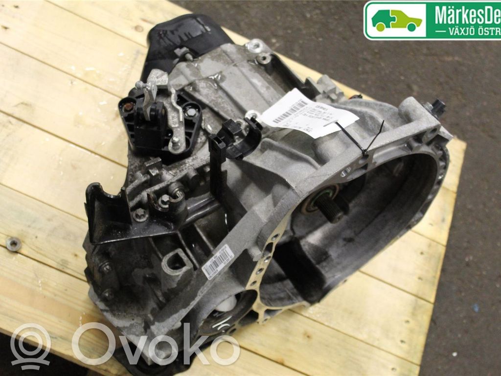 Nissan Note (E11) Manual 5 speed gearbox 