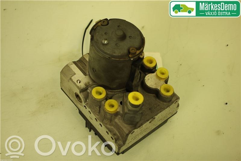BMW 7 E38 ABS Pump 