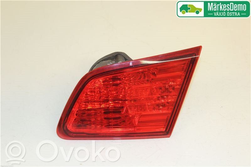 Subaru Legacy Takaluukun takavalot 