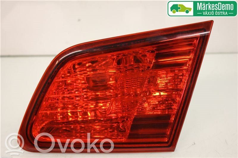 Subaru Legacy Takaluukun takavalot 