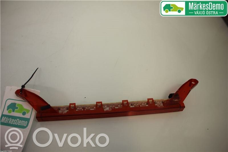 Third/center stoplight   00895700,00895700,00895700