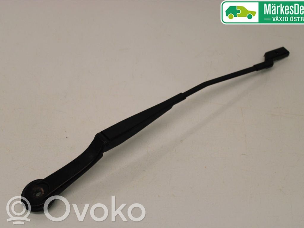 Ford Focus Front wiper blade arm 