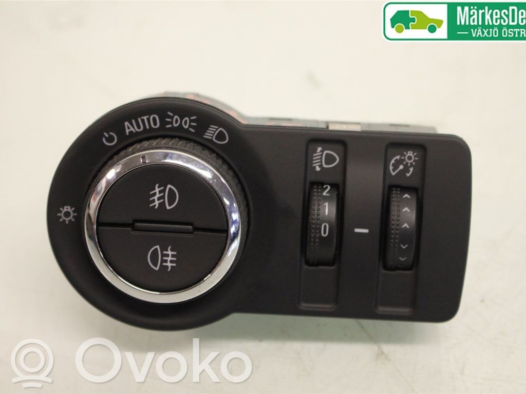 Light switch   13268702,251507,13268702