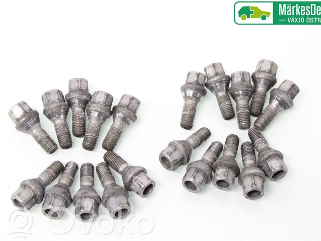 Nissan Qashqai Tuercas/tornillos 